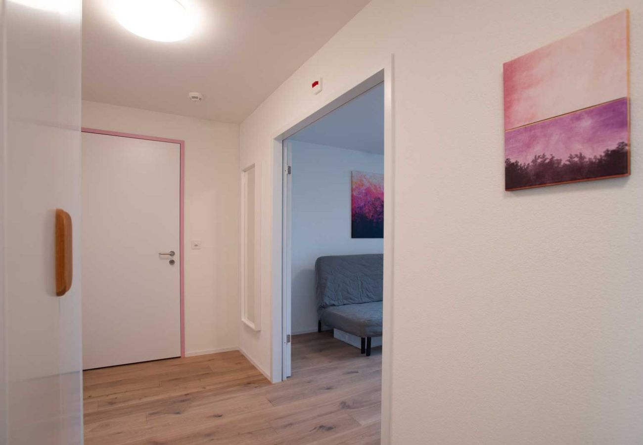 Ferienwohnung in Zürich - ZH Pink GF - Letzigrund HITrental Apartment