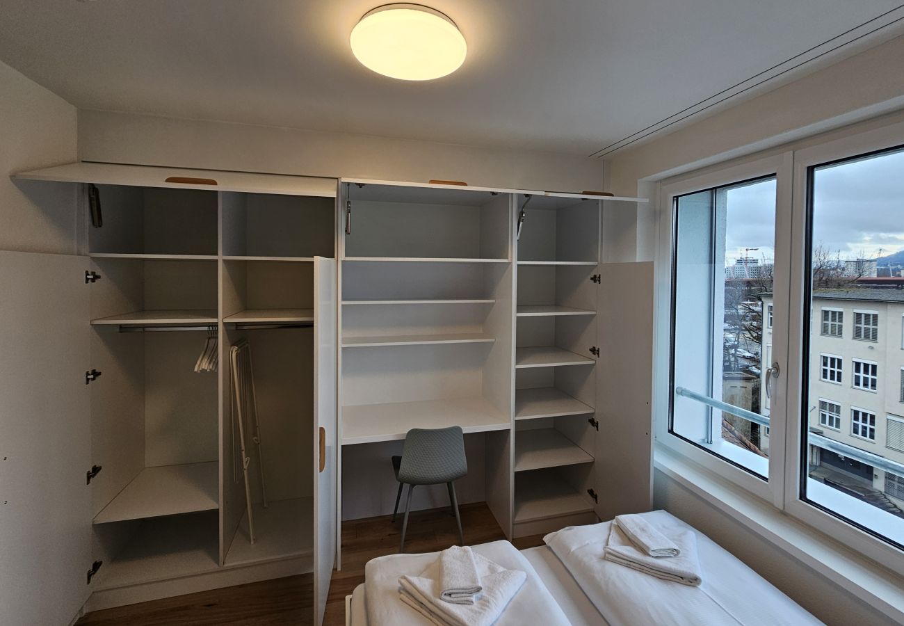 Ferienwohnung in Zürich - ZH Red 5 - Letzigrund HITrental Apartment