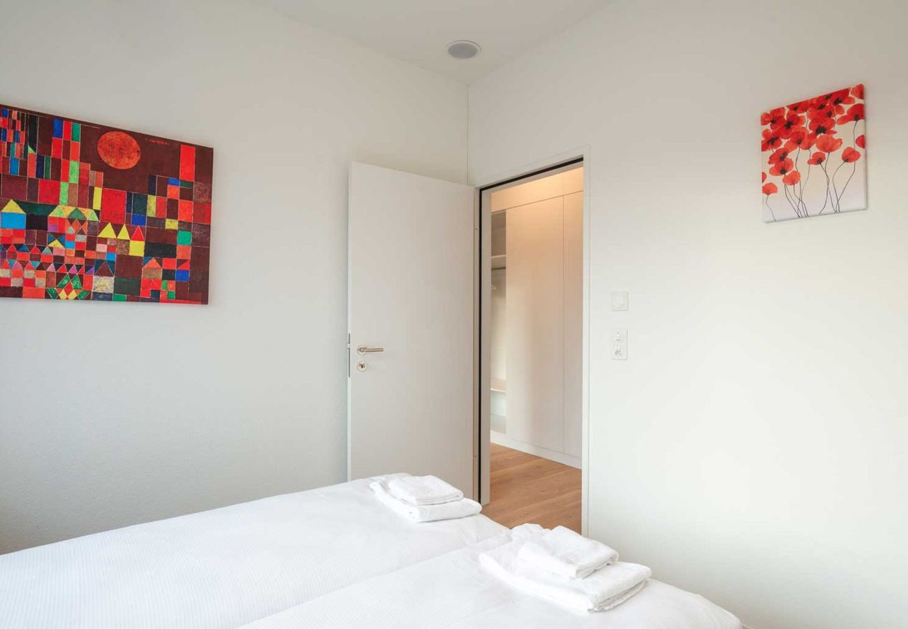 Ferienwohnung in Zürich - ZH Red 5 - Letzigrund HITrental Apartment