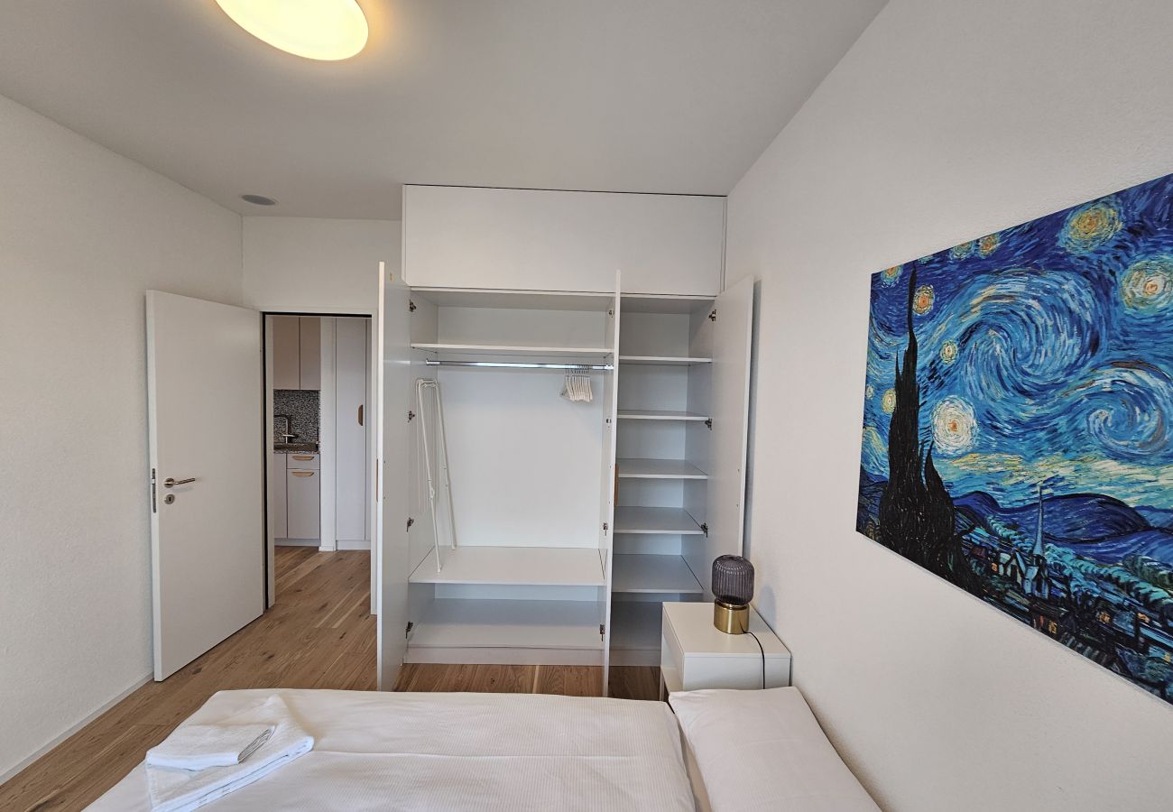 Ferienwohnung in Zürich - ZH Blue 4 - Letzigrund HITrental Apartment